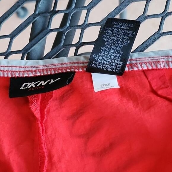 DKNY Red Running Zippered Sz. 8 Shorts - Picture 10 of 12